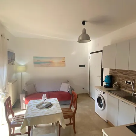 Apartament Near Sea *